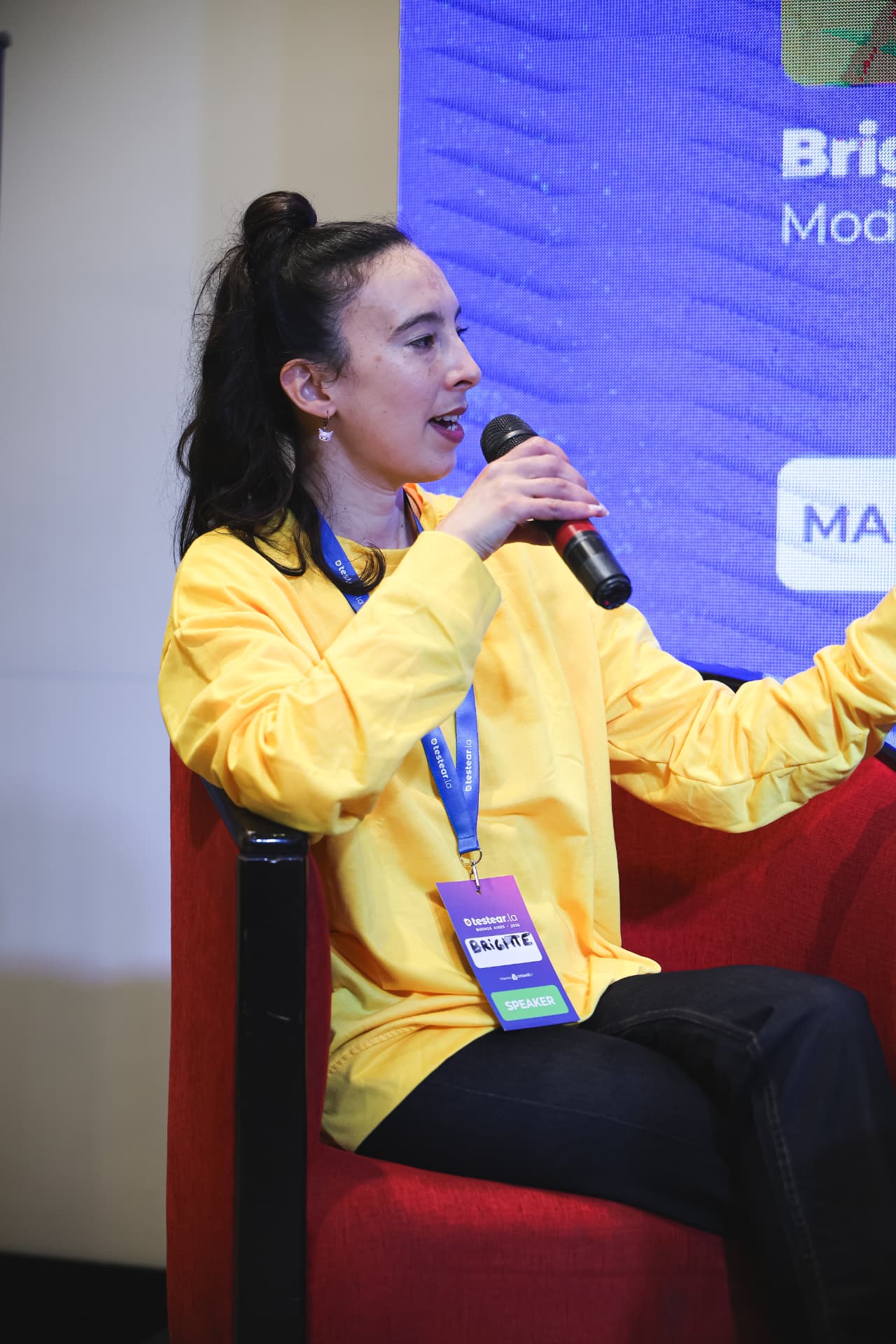Brigitte Bergery hablando en el escenario de Testear.la 2026